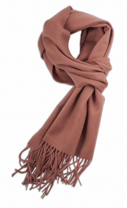 Solid-colored wool scarf in a delicate frosted pink shade