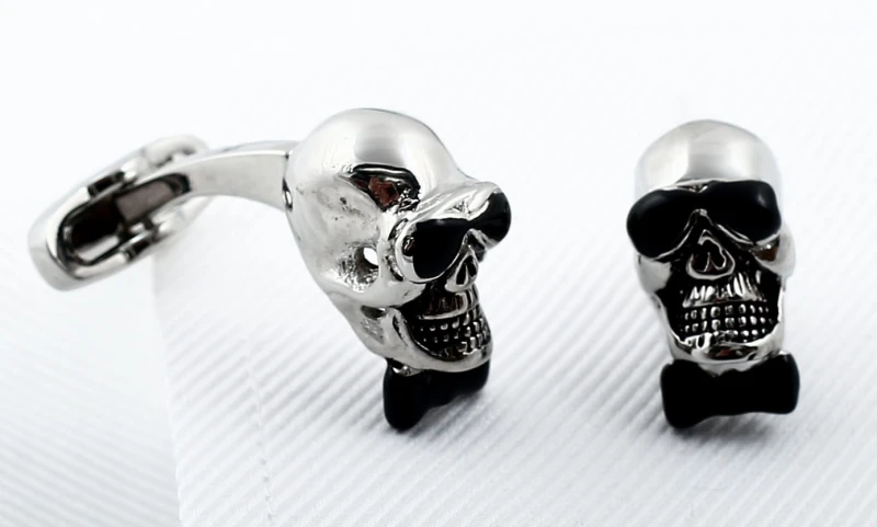 Cufflinks The Skull in the black bowtie SP1518a.jpg
