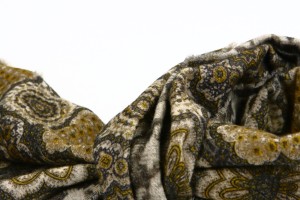 Reversible cashmere blend scarf in shades of khaki, gray, and beige. Soft and plush, made from a wool-cashmere blend - details