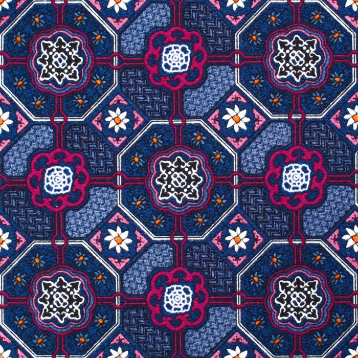 Printed silk tie with medallions KST4136a.jpg