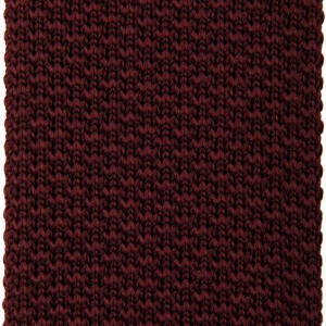Bordowy jedwabny krawat knit - struktura tkaniny