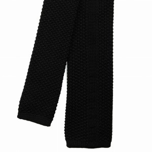 Czarny jedwabny krawat knit wykończenie