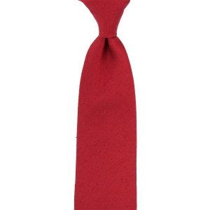 Red shantung tie with a distinctive structure