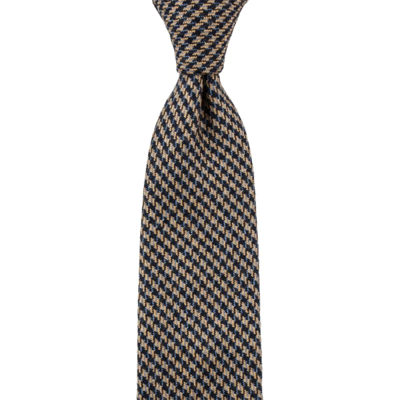 Cashmere tie with yellow and navy blue houndstooth