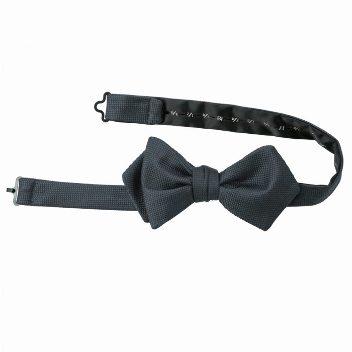 Diamond self-tying silk jacquard bow tie with a diamond structure