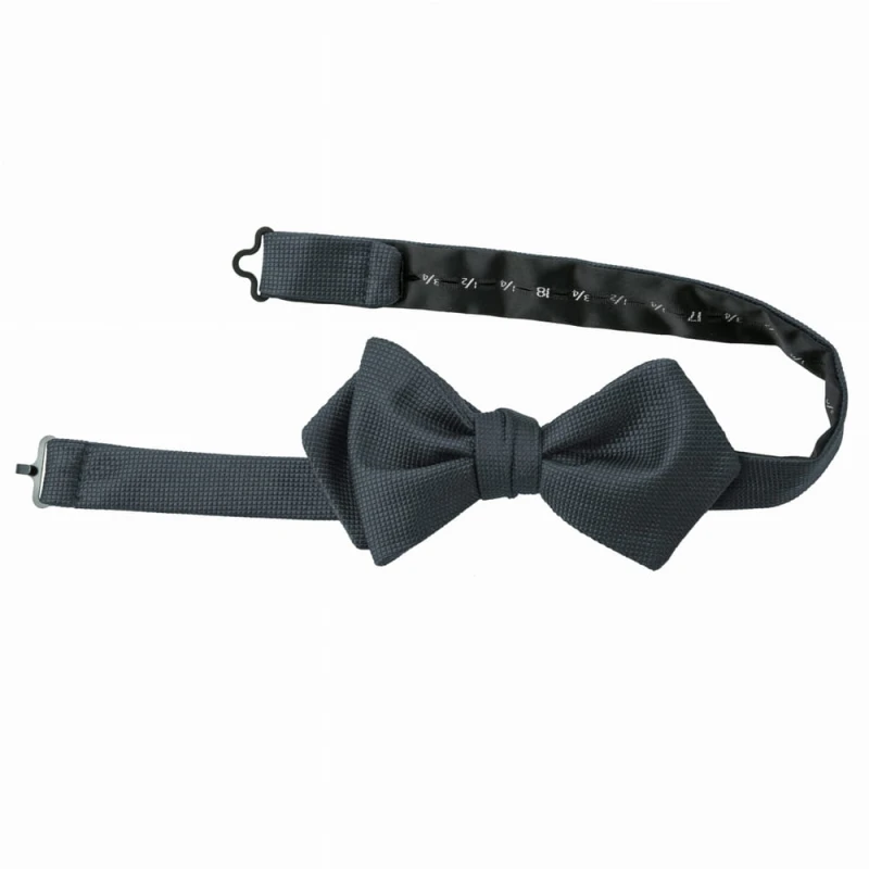 Diamond self-tying silk jacquard bow tie with a diamond structure