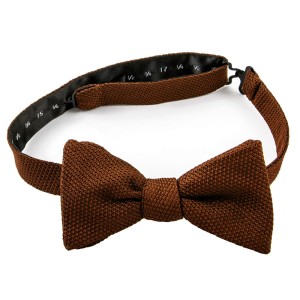 Self-tying bow tie made from filolao grenadine in a rich red color