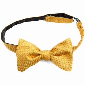 Elegant silk jacquard bow tie with a distinctive weave