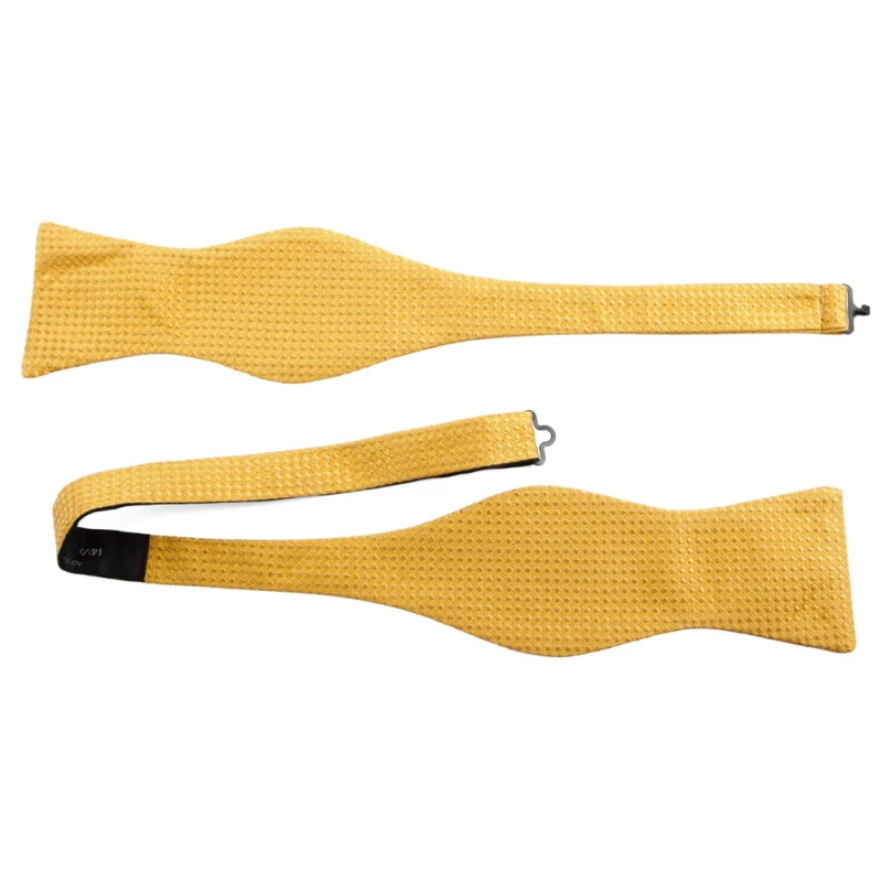 Silk jacquard bow tie with a distinctive weave MST4070a.jpg