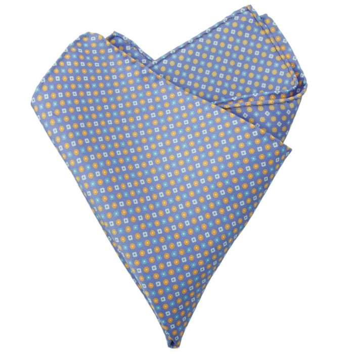 Jasnofioletowa poszetka w kwiatowy wzór