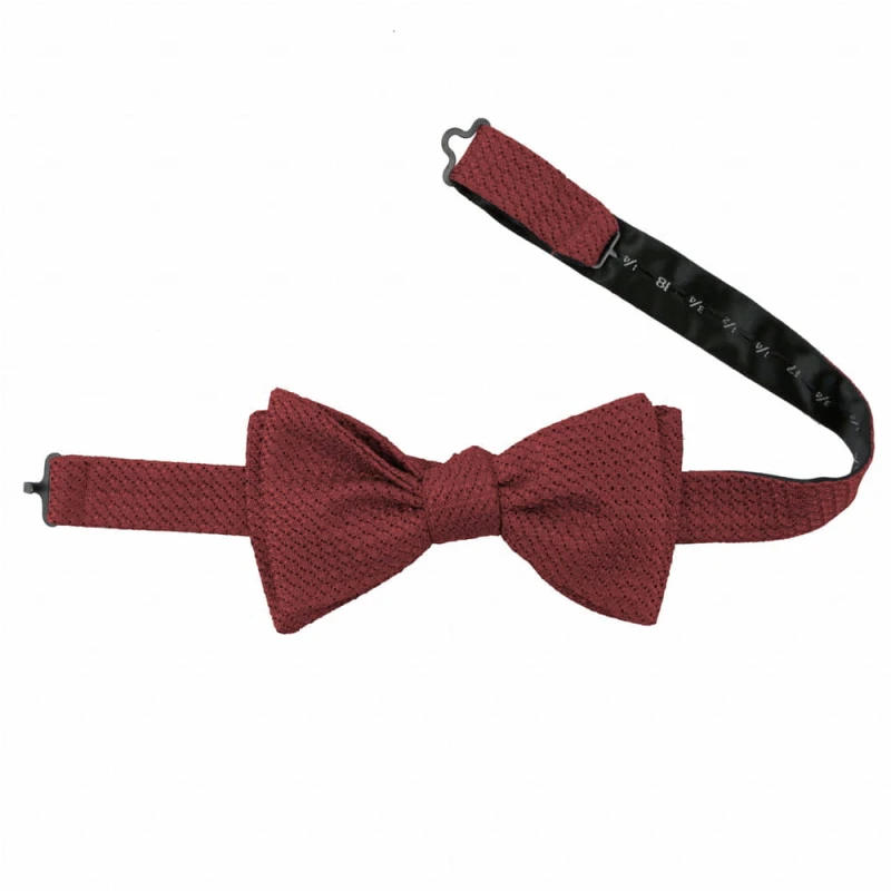 Burgundy self-tying bow tie made of silk grenadine Garza Grossa MSG5203b.jpg