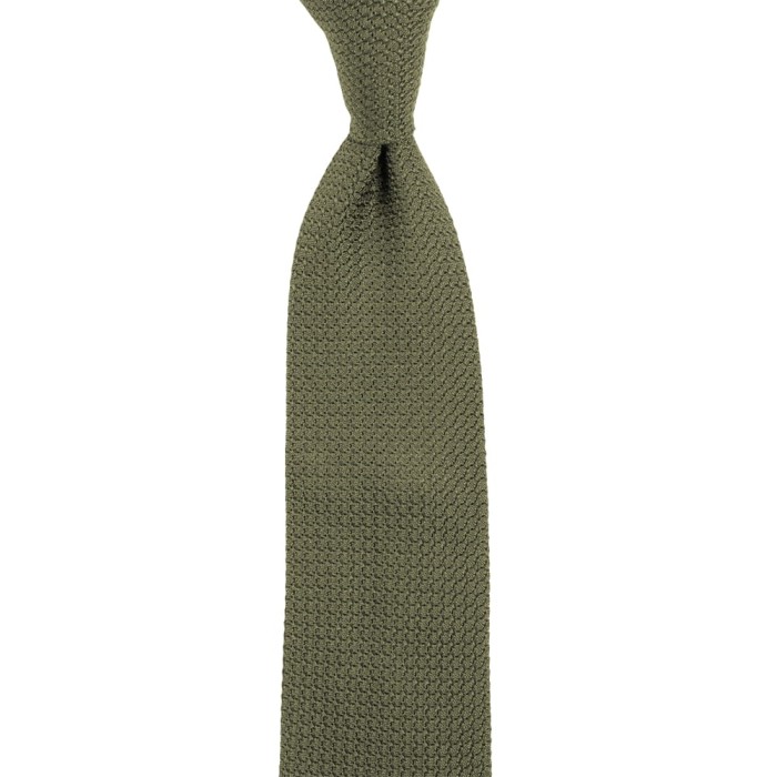Krawat z jedwabnej grenadyny w  kolorze khaki garza grossa KSG5331.jpg