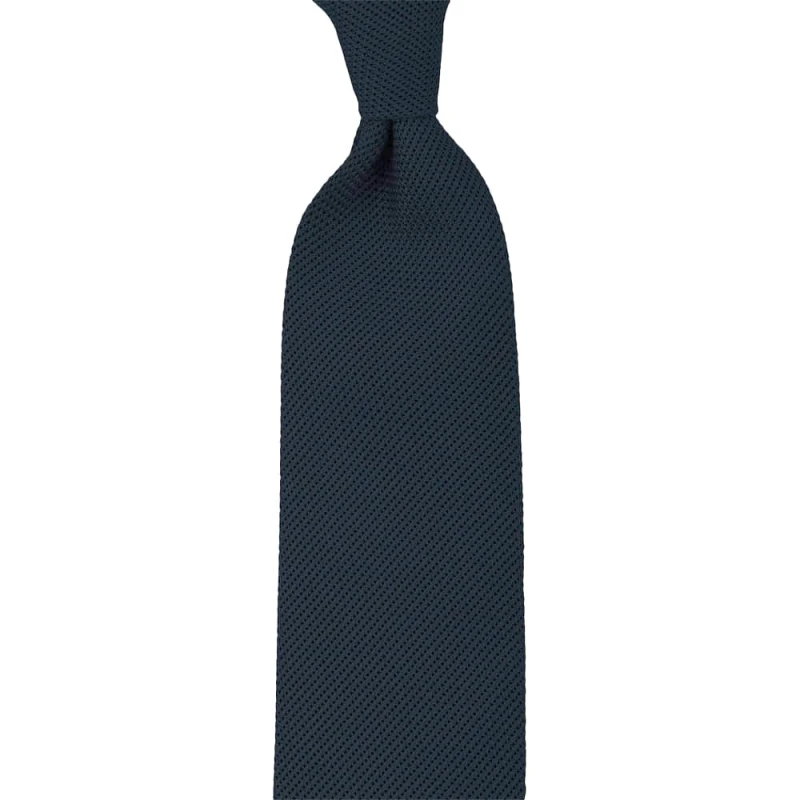 Grenadine silk necktie in navy blue color KSG66220.jpg