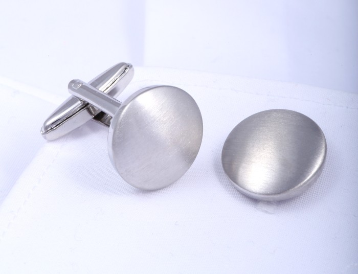 Round cufflinks in silver color