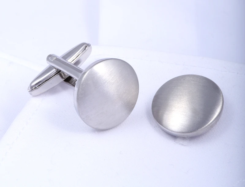 Round cufflinks in silver color