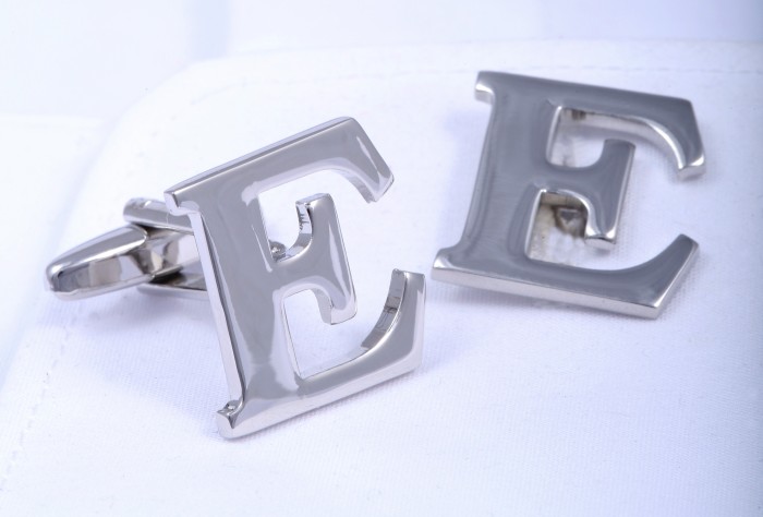 E-shaped cufflinks