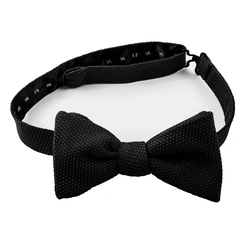 Black bow tie made of silk  filolao grenadine